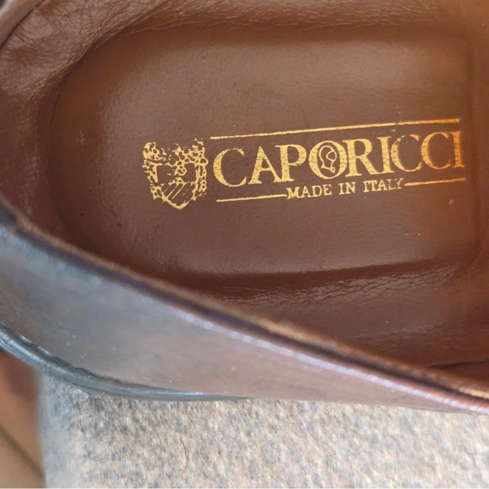 Caporicci Men’s size 11 Glove leather lining. Made in Italy. Cap Toe.